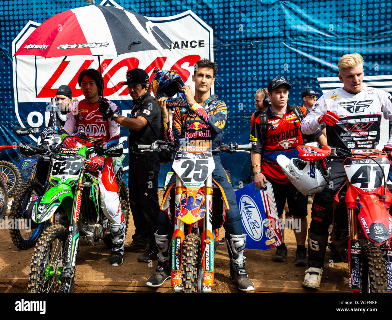 Washougal, WA USA. 27. Juli, 2019. #25 Marvin Musqin warten an der Startlinie vor dem Lucas Oil Pro Motocross Washougal Nationalen 450 Klasse Meisterschaft an Washougal Washougal MX Park, WA Thurman James/CSM/Alamy leben Nachrichten Stockfoto