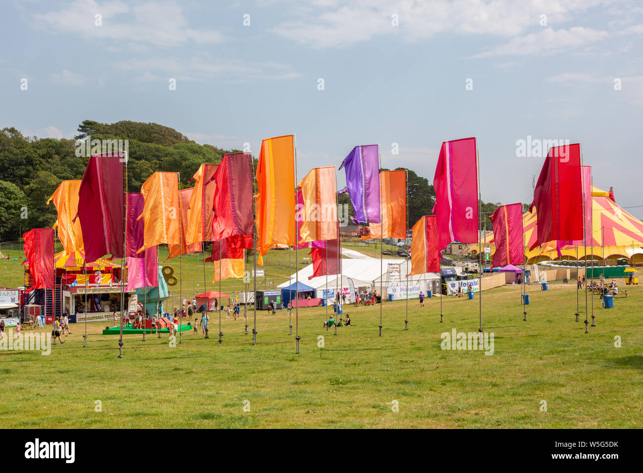 Mit bunten Bannern im Camp Bestival, Dorset UK Stockfoto