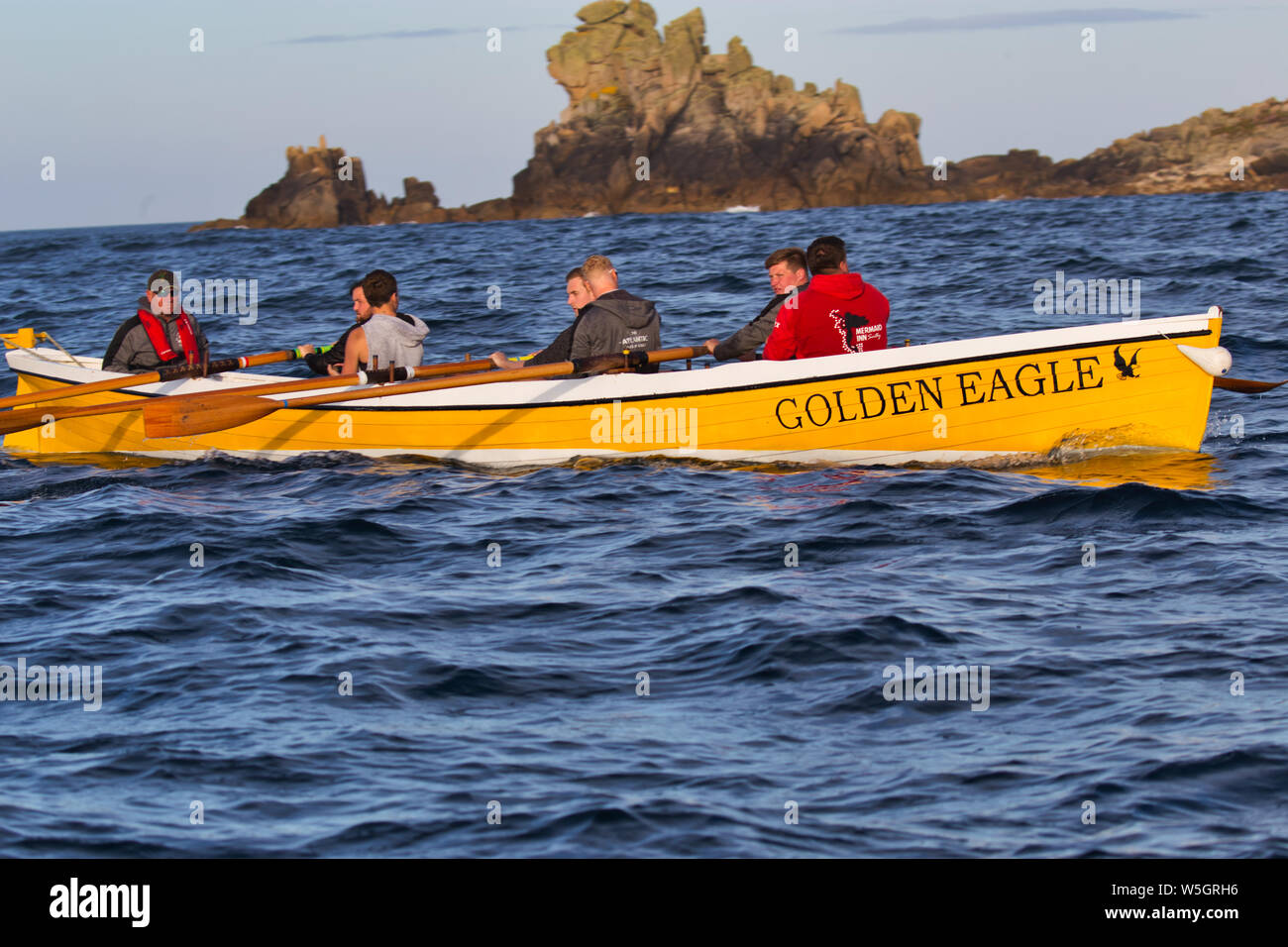 Der Staub Warenkorb Trophy - Scilly-inseln ist Freitag Männer Gig Boat Race Stockfoto