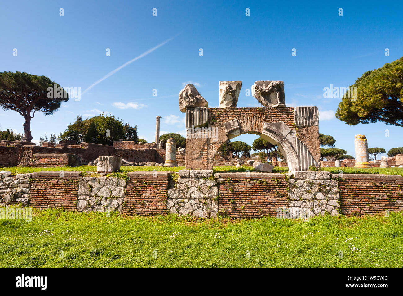 Die Basilika, die archäologische Stätte Ostia Antica, Ostia, der Provinz von Rom, Latium, Italien, Europa Stockfoto