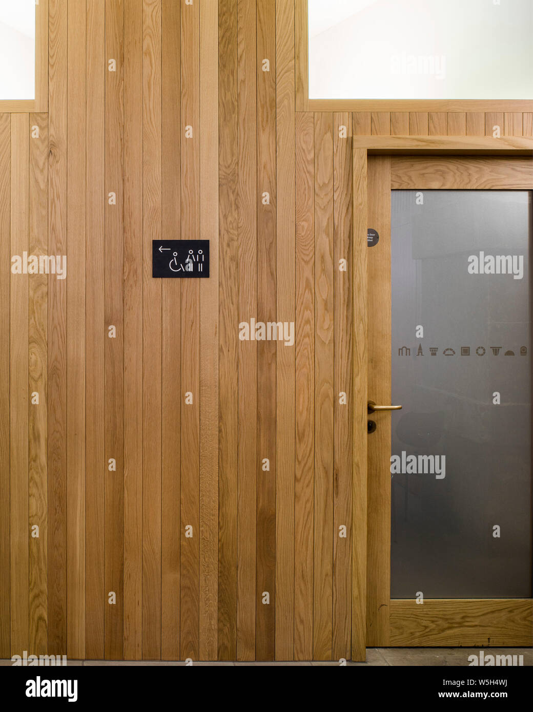 Tischlerei detail. Krypta der Kirche Christi Spitalfields, London, Vereinigtes Königreich. Architekt: Dow Jones Architekten, 2018. Stockfoto