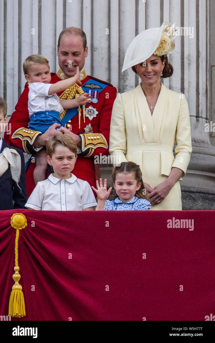 Die Farbe, Geburtstag Parade feiern der Königin außerhalb des Buckingham Palace, London, England, Vereinigtes Königreich Stockfoto