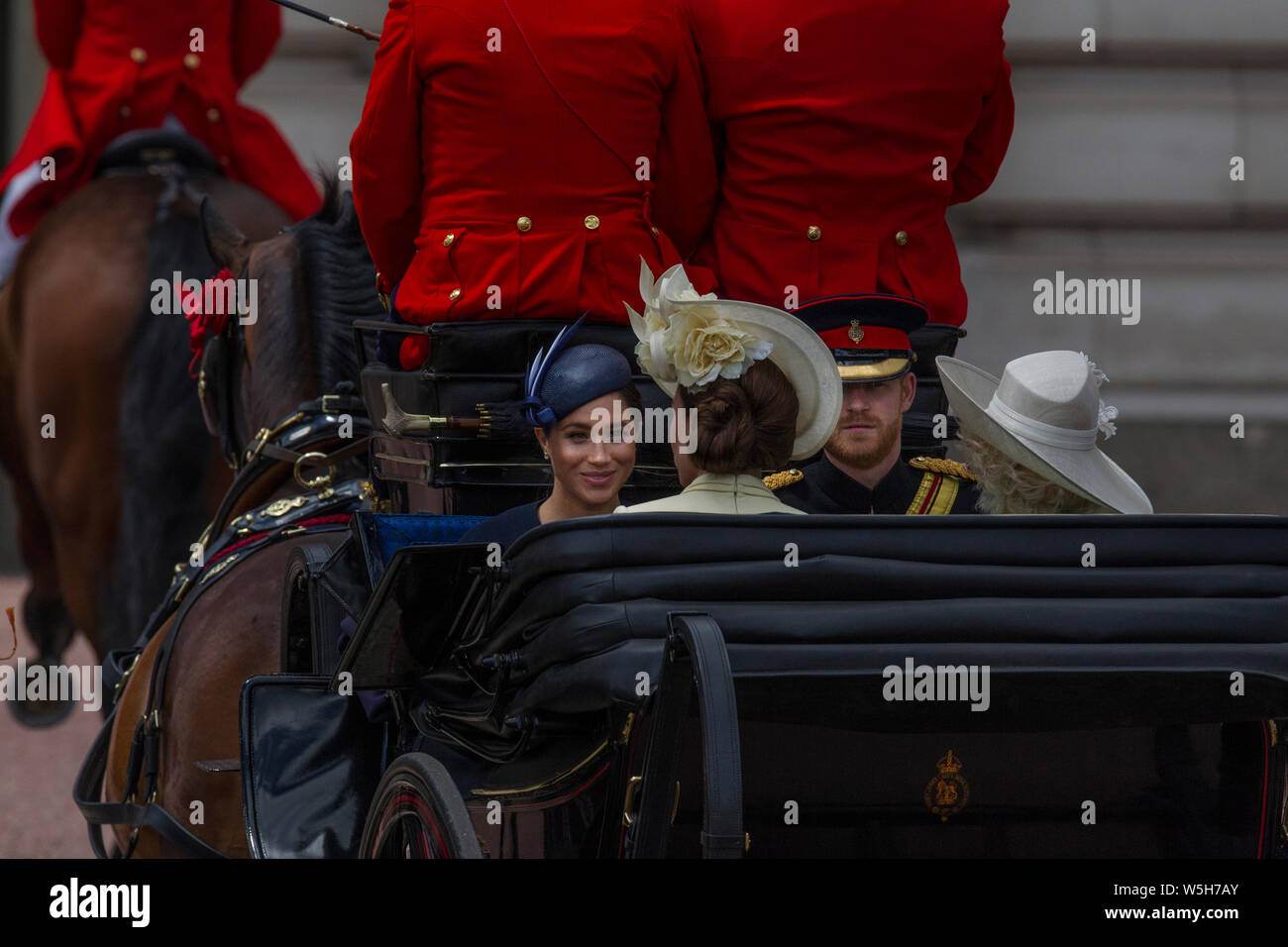 Die Farbe, Geburtstag Parade feiern der Königin außerhalb des Buckingham Palace, London, England, Vereinigtes Königreich Stockfoto