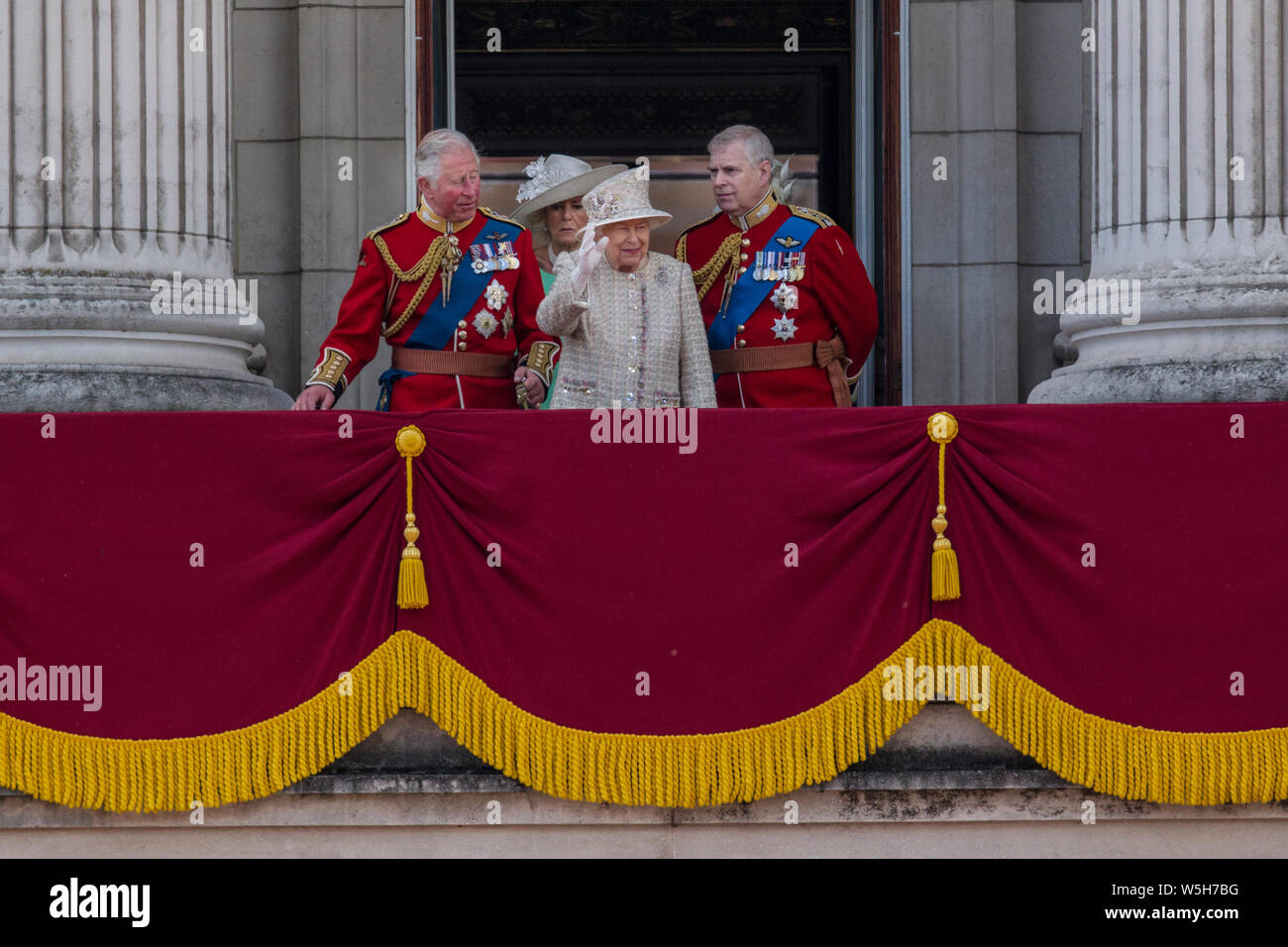 Die Farbe, Geburtstag Parade feiern der Königin außerhalb des Buckingham Palace, London, England, Vereinigtes Königreich Stockfoto