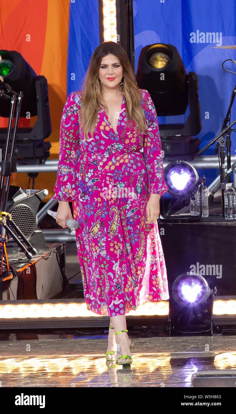 New York, NY, USA. 26. Juli, 2019. Lady Antebellum, Hillary Scott auf der Bühne für Lady Antebellum in Konzert am Good Morning America (GMA), Rumsey Spielfeld Summer Stage im Central Park, New York, NY 26. Juli 2019. Credit: RCF/Everett Collection/Alamy leben Nachrichten Stockfoto