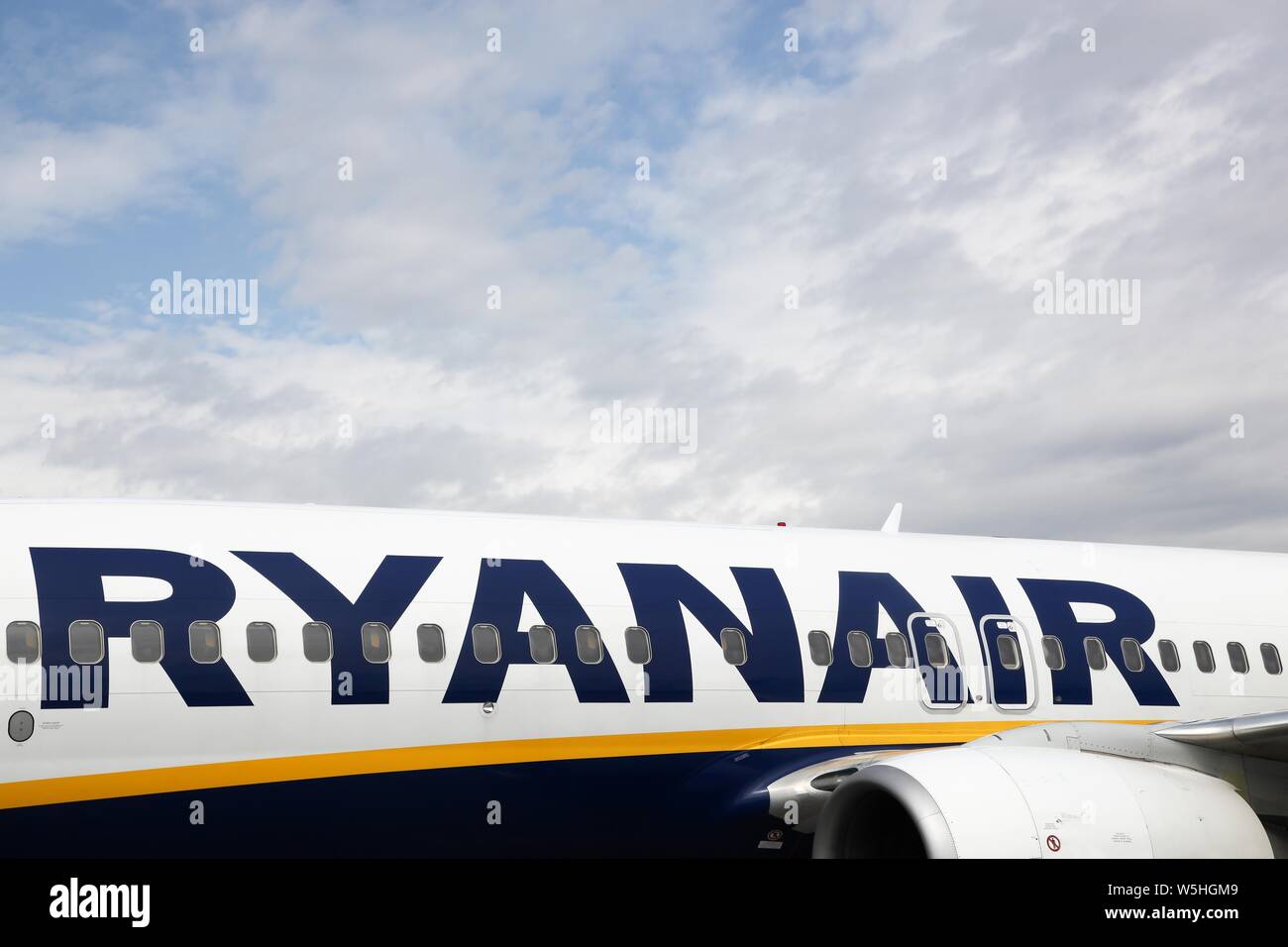 Flughafen Bergamo Ryanair Abflug Terminal Parken www.alamy.de