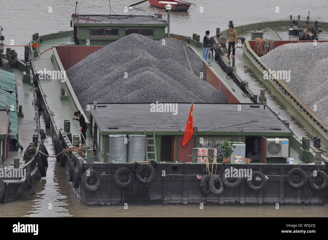 Das Leben auf dem Schiff des Jangtse Fluss und Kanälen in der Nähe von Nantong, China Jiangsu Stockfoto