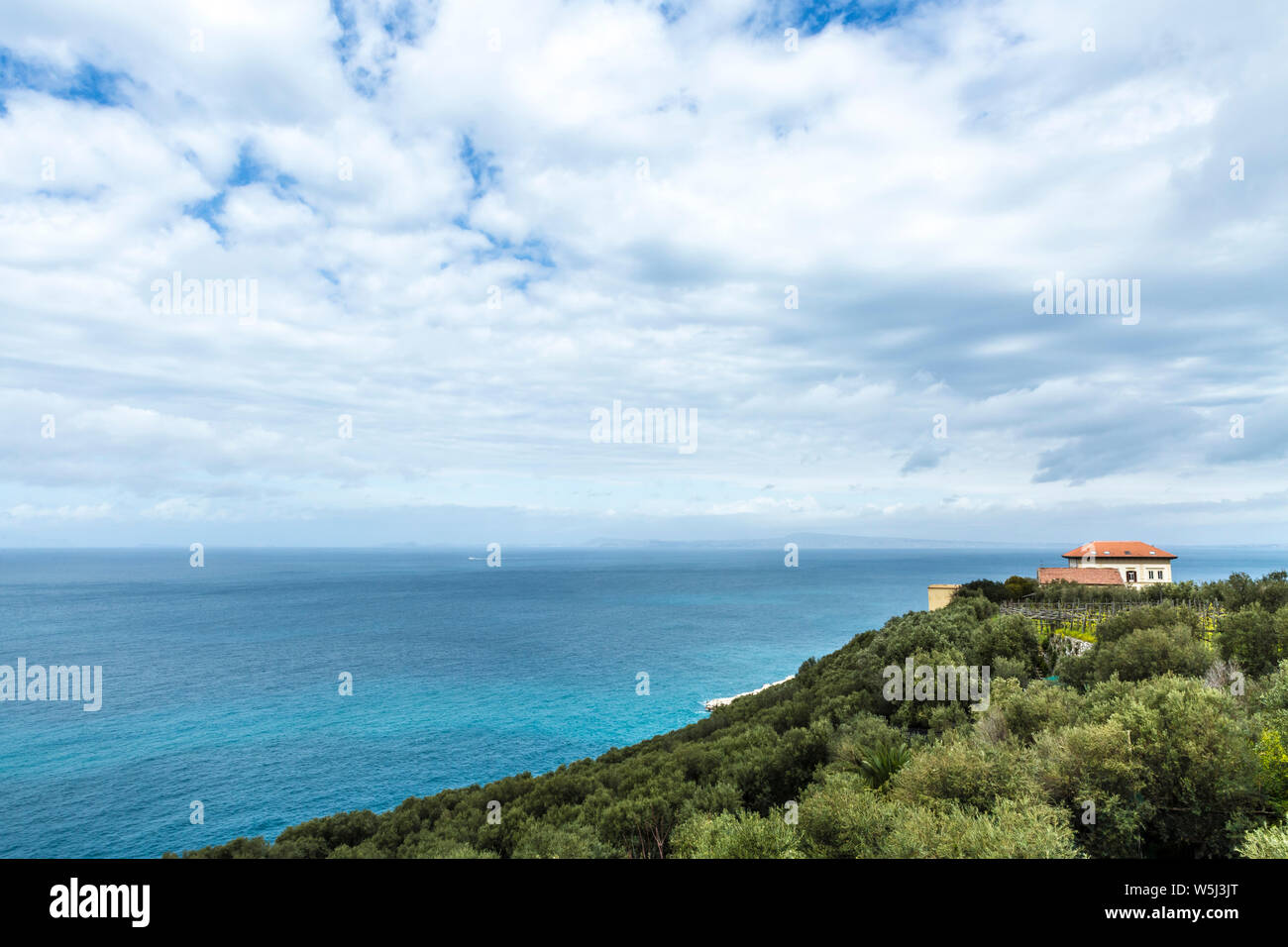 Schöne Villa mit Blick auf das Mittelmeer, Sorrento, Neapel, Italien Stockfoto