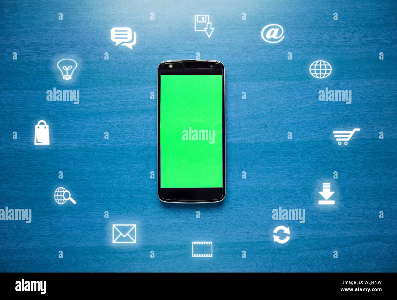 Flach Image an, das Konzept der sozialen Medien, Internet und Kommunikation mit Symbolen Stockfoto