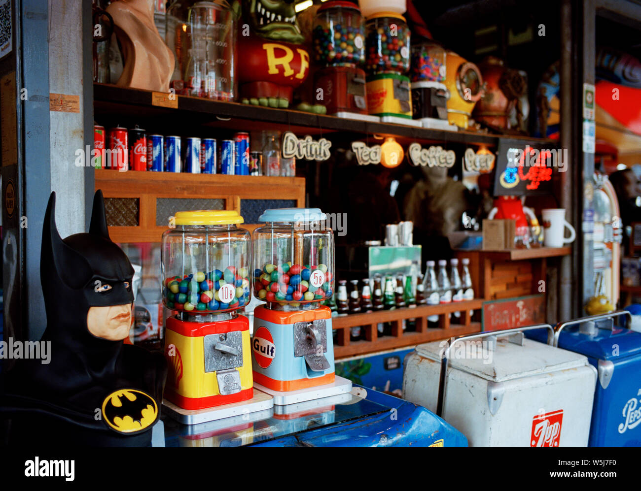 Flohmarkt in Bangkok in Thailand in Südostasien im Fernen Osten. Retro Stockfoto