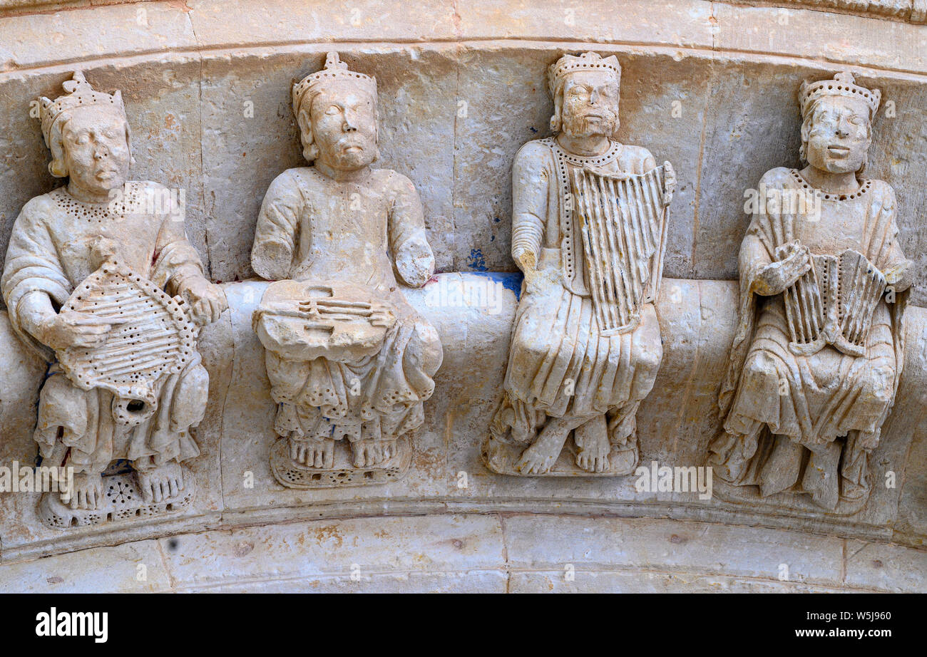 Die geschnitzten Figuren von medeival Musiker auf das 13. Jahrhundert, Romanik, Norden, der Stiftskirche Santa Maria la Mayor, Toro Zamora Provi Stockfoto