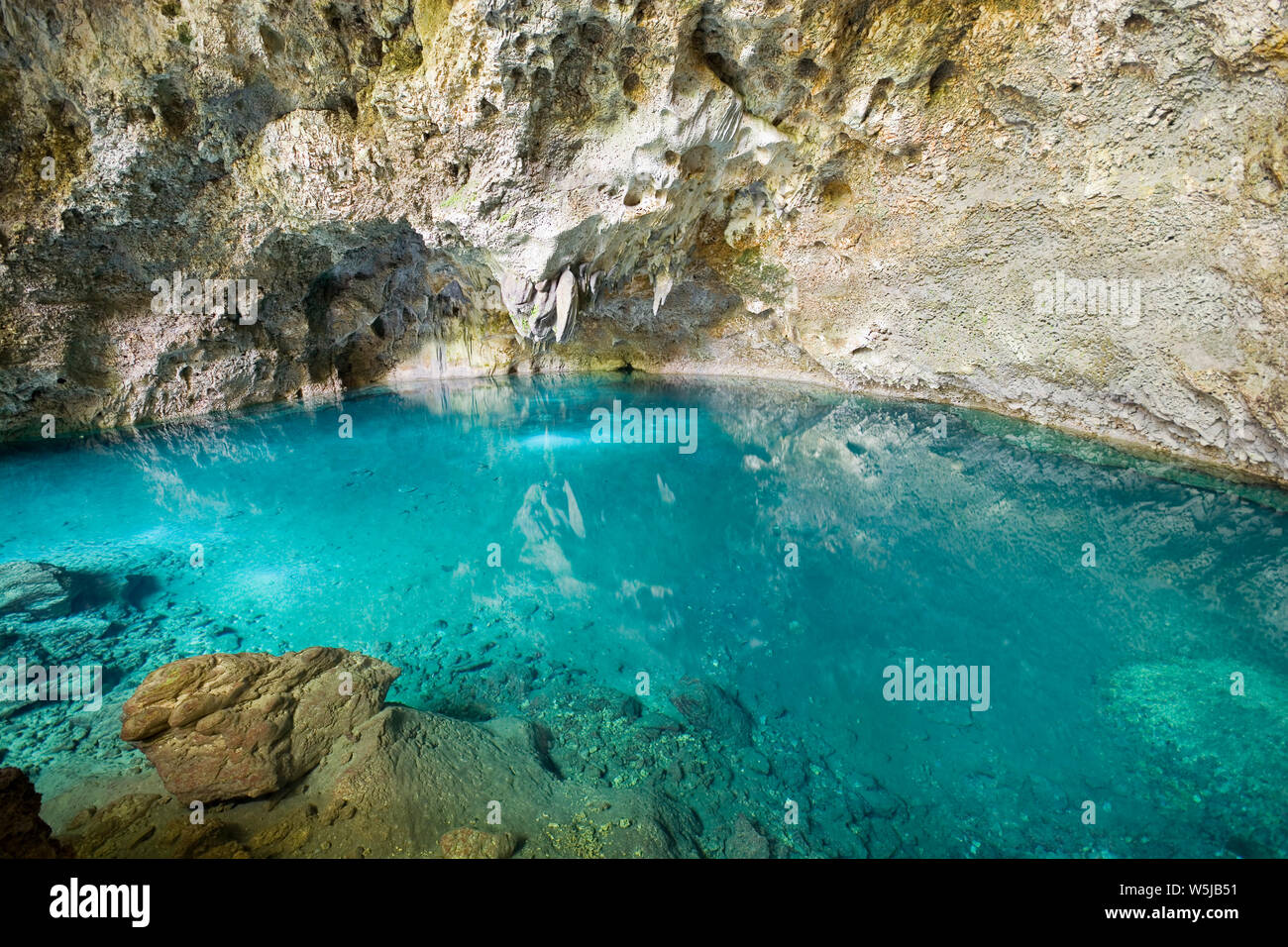 Los Tres Ojos - Serie von drei Seen in Kalkstein Höhle in Santo Domingo, Dominikanische Republik Stockfoto