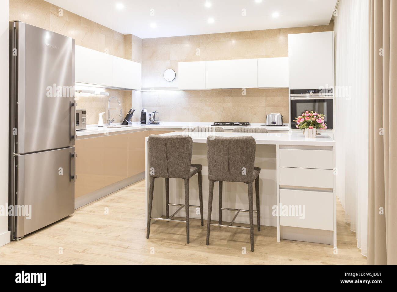 Küche Kochinsel Marmor Stockfotos und -bilder Kaufen - Alamy