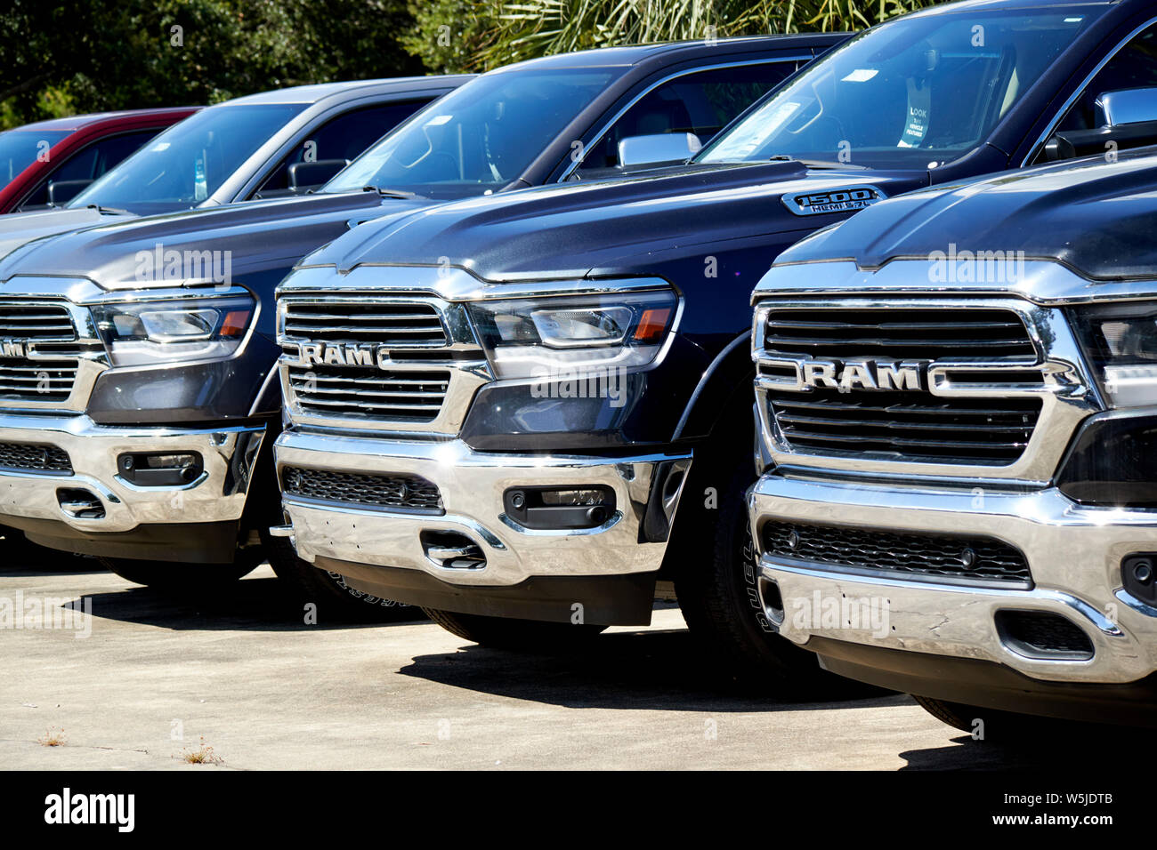 Marke neue RAM-Lkw für den Verkauf des Fahrzeugs auf einem Auto Sales viel in Florida USA Vereinigte Staaten von Amerika Stockfoto