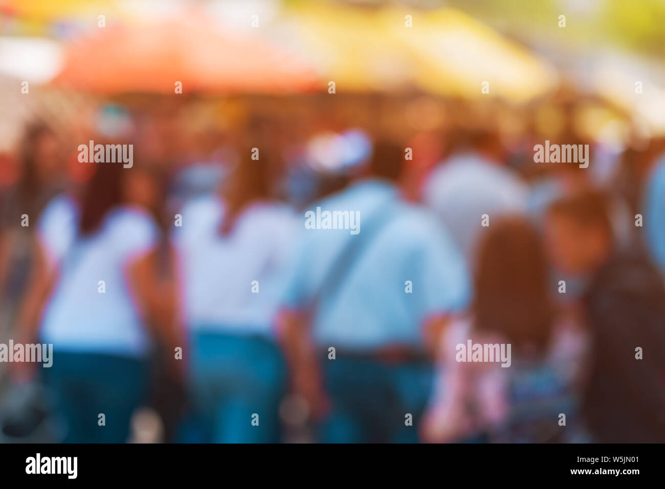 Blur Stadt Pendler zu Fuß auf der Straße, nicht erkennbare Verdrängen als Hintergrund für die verschiedenen gemeinschaftlichen und Menschen ähnliche Themen Stockfoto