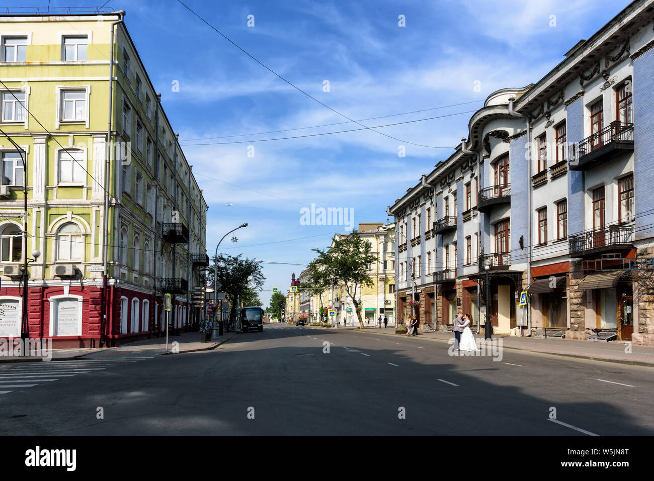 Russland, Irkutsk - 6. Juli 2019: Die Musikschule auf der Karl-Marx-Straße. Vor der Revolution war das Handelshaus des festen Dreiecks Stockfoto