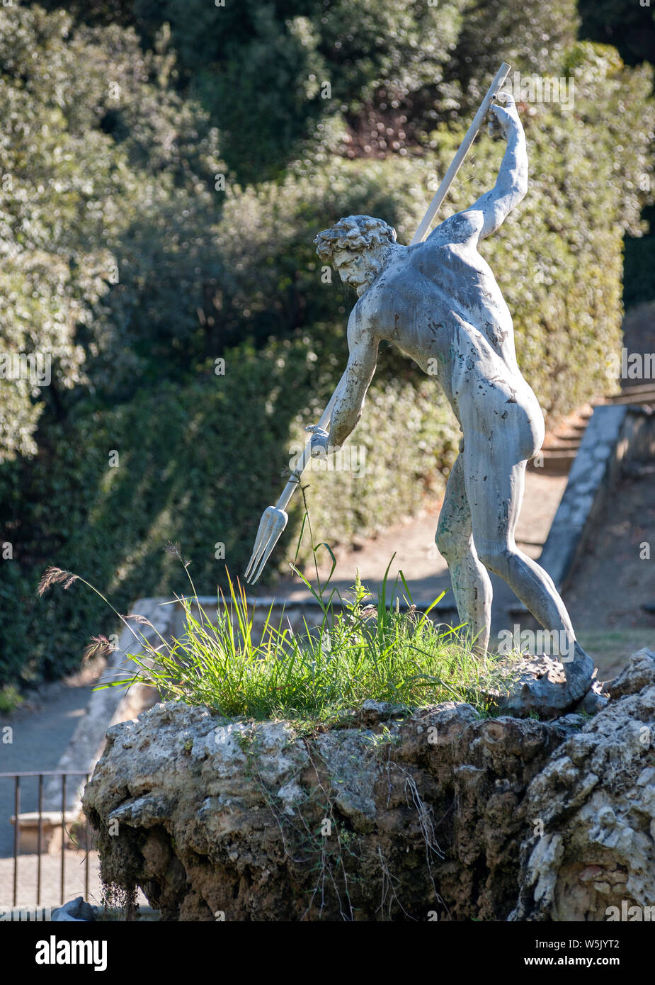 Florenz, Italien - 18 Juli 2017: Statue von Neptun, von Stoldo Lorenzi (1571), steht in der Mitte ein Springbrunnen, in dem Boboli Garten. Stockfoto