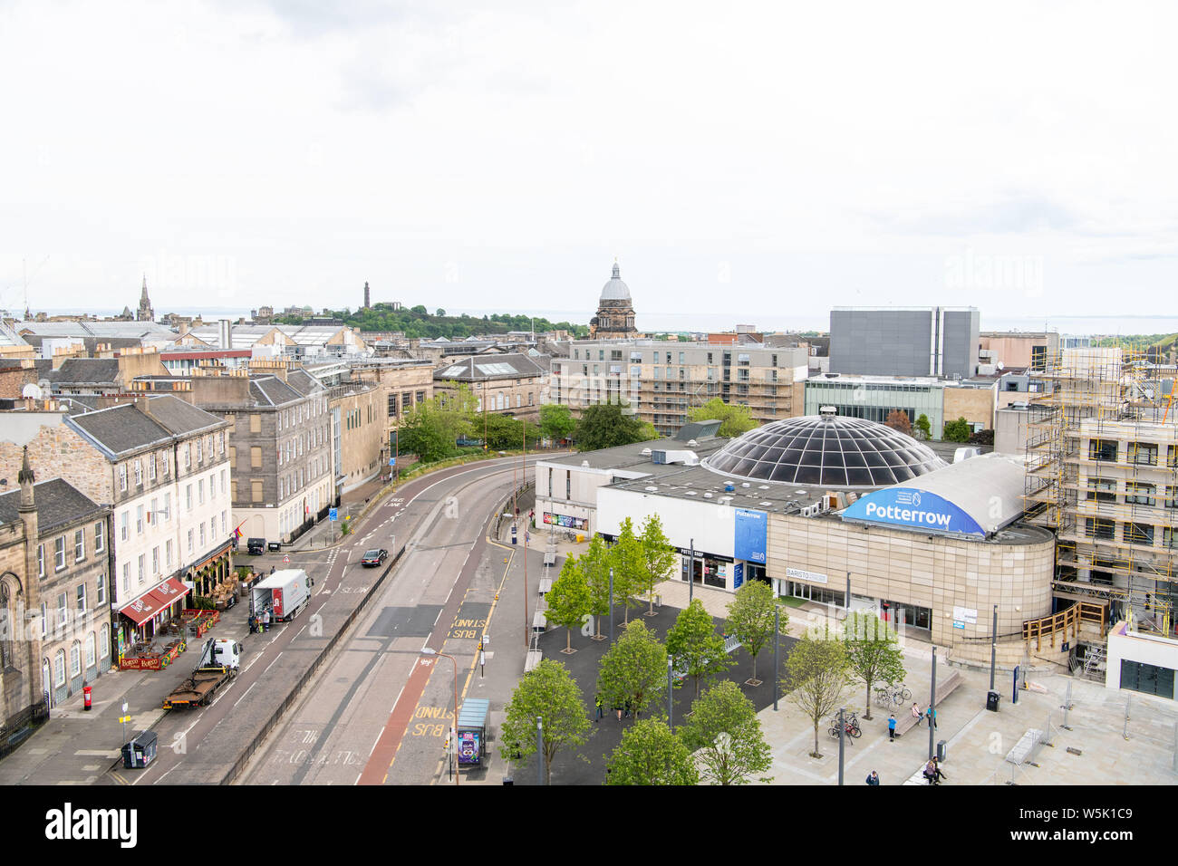 Underbelly ist stolz darauf, Edinburgh Pride zu unterstützen. Als Unternehmen, das Vielfalt, Freiheit und Individualismus unterstützt und zelebriert Stockfoto