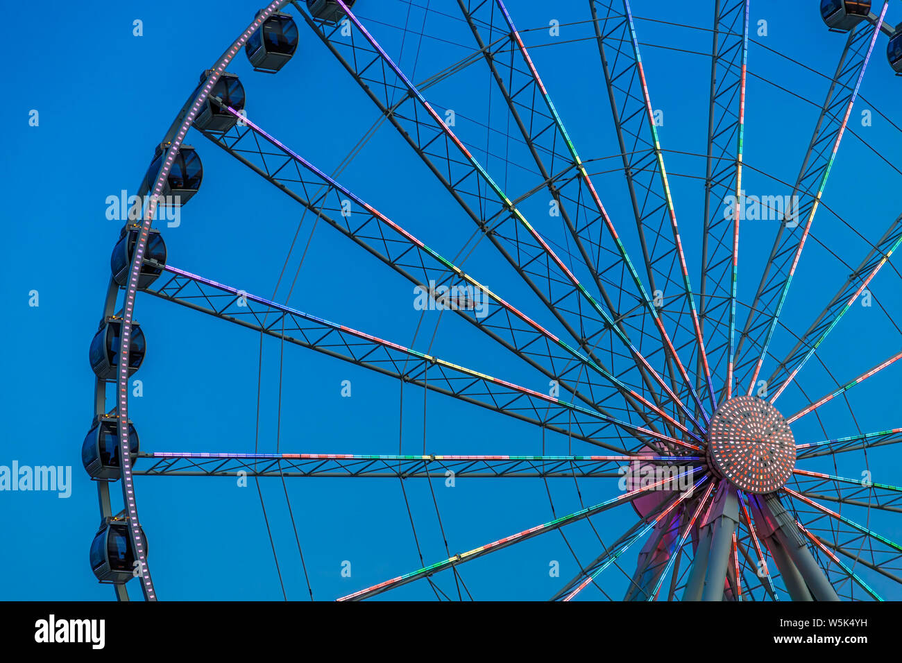 Das Riesenrad am Ufer des Seattle, Washington am späten Nachmittag Licht Stockfoto