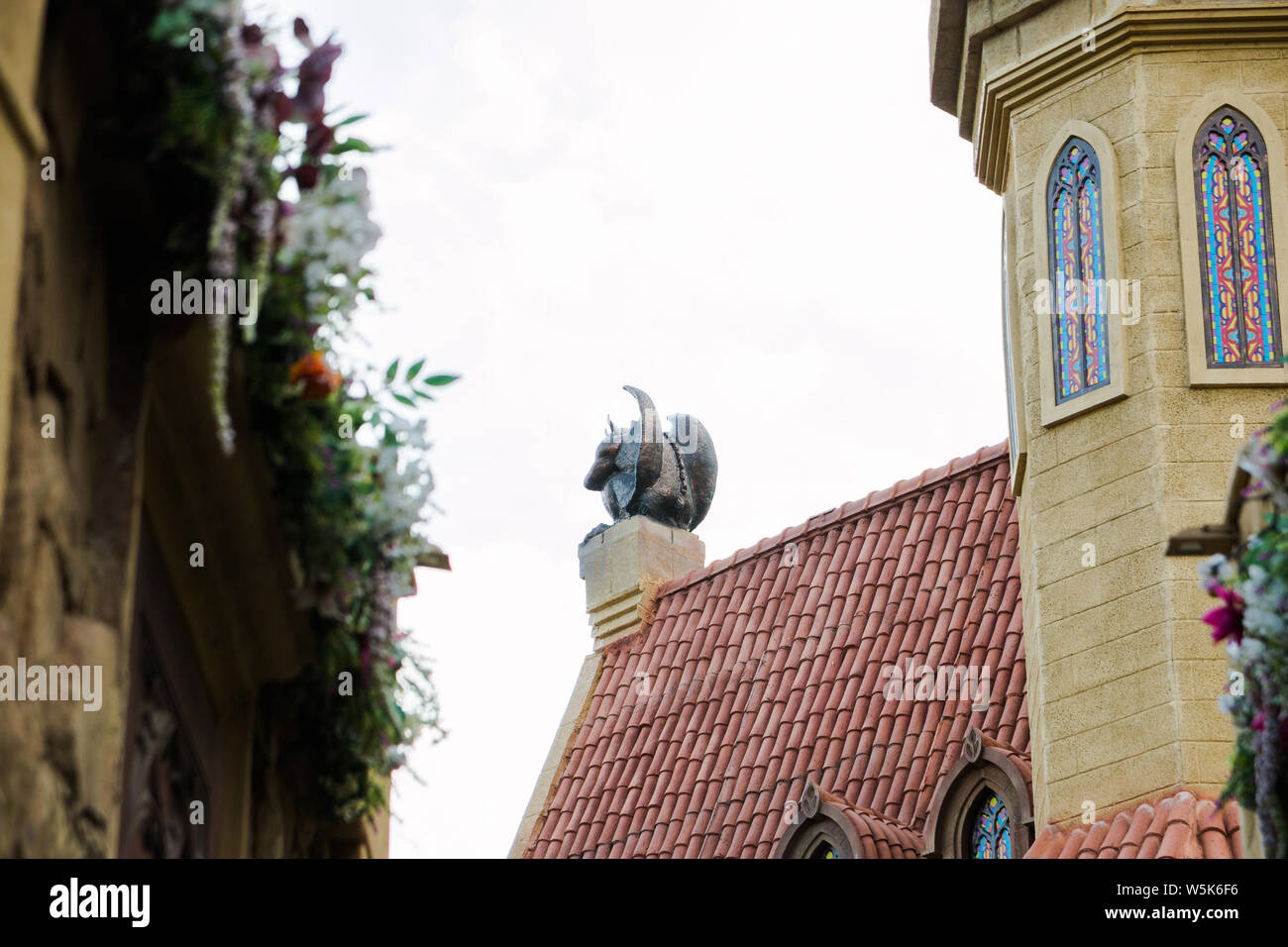 Schloss im mittelalterlichen Stil, Architektur, Unterhaltung für Stadtbewohner. Stockfoto