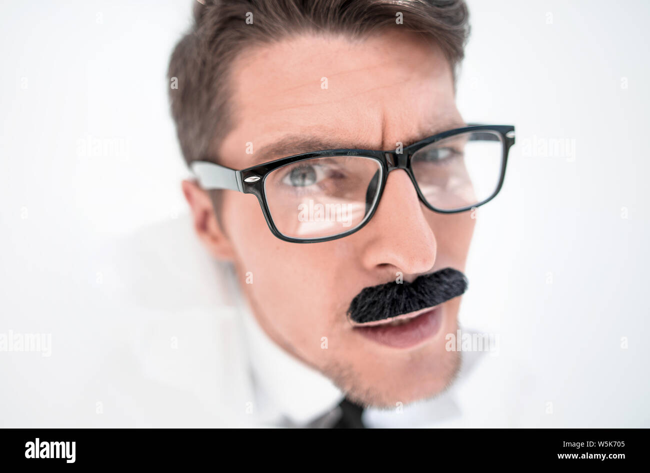 Bis zu schließen. Geschäftsmann mit Brille an Sie Stockfoto