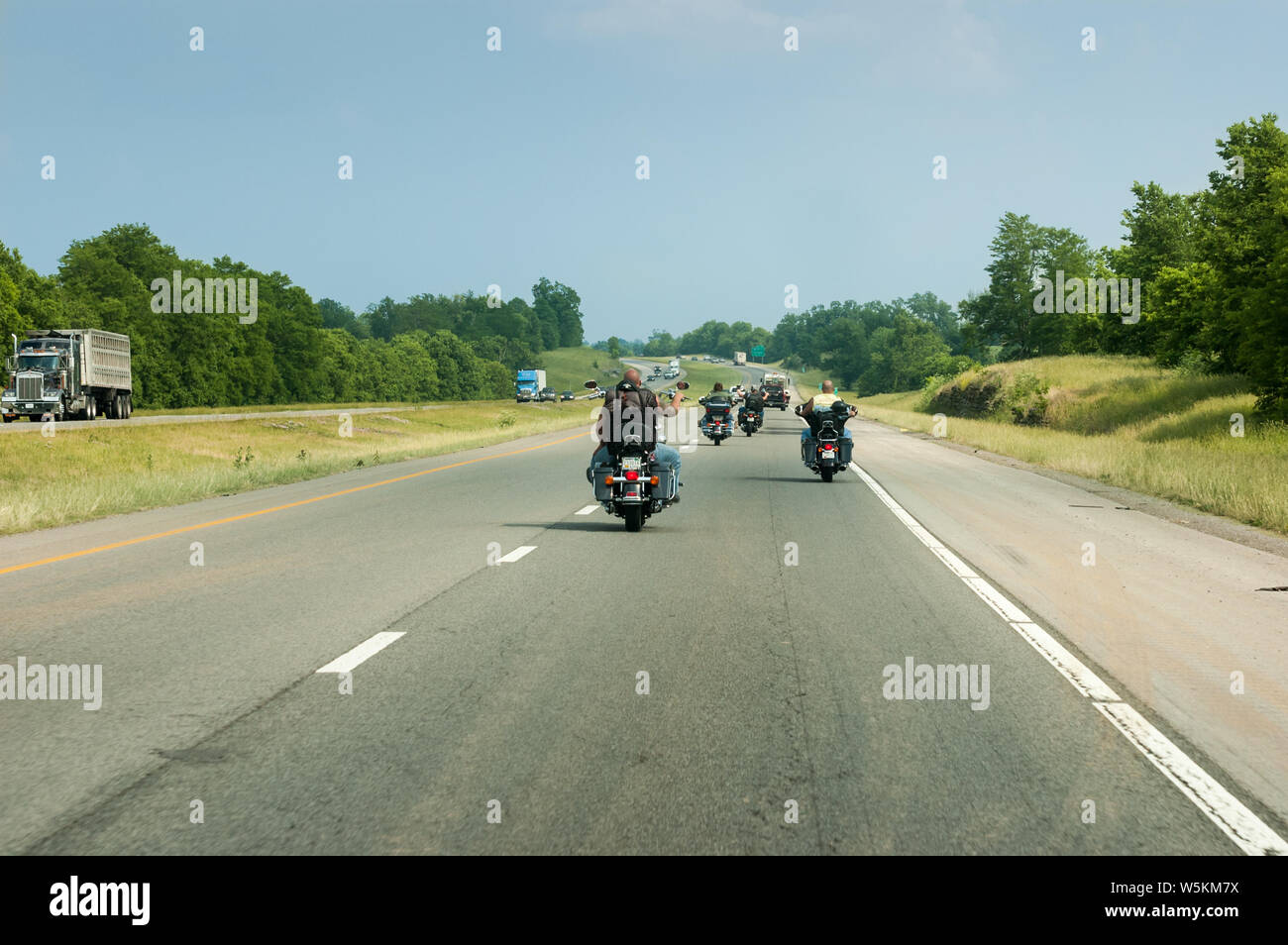 Gruppe der Motorradfahrer an einem Highway in Kentucky, USA Stockfoto
