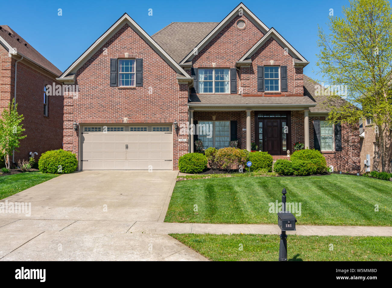 American Middle Class Suburban House Stockfotos und -bilder Kaufen - Alamy