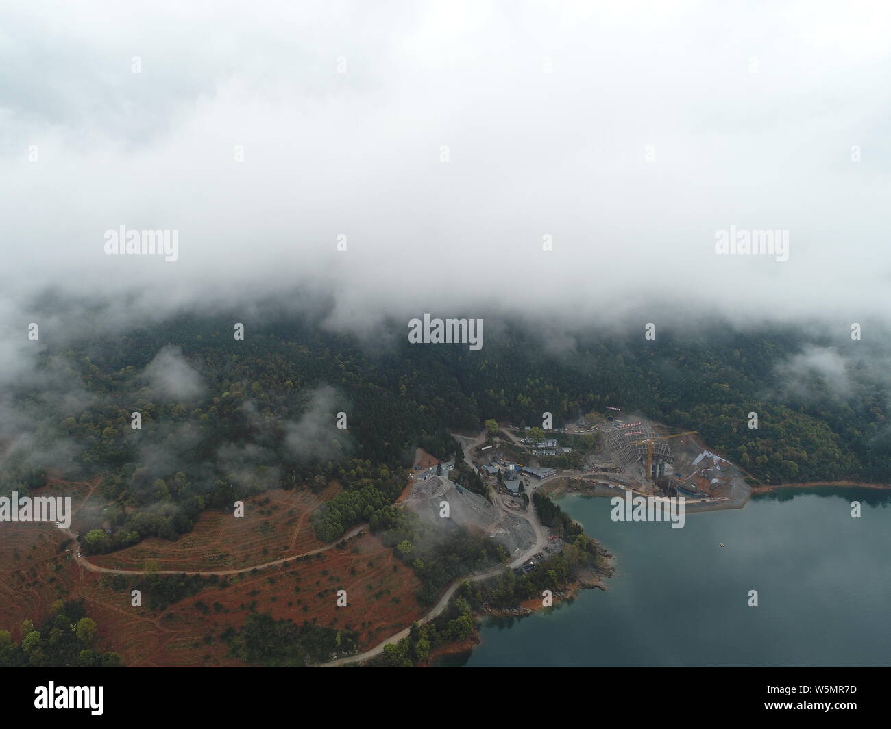 Die Aufnahme von Wasser Distribution System Wasser in Hangzhou zu übertragen, ist im Bau Qiandao Lake in Jingdezhen County, Hangzhou, Stockfoto