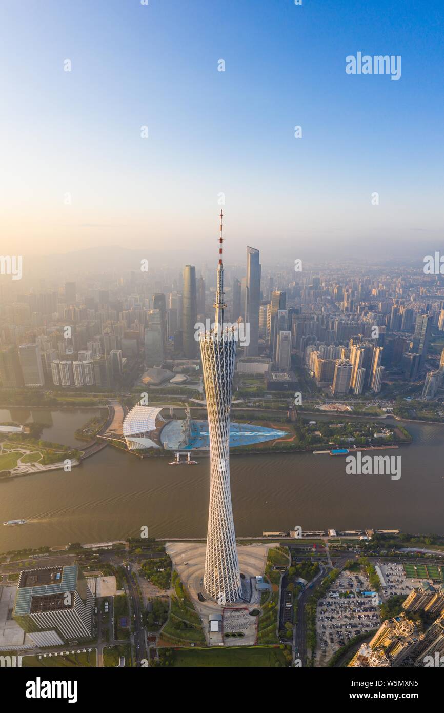 Ein Blick auf die Canton Tower in Guangzhou City, die südchinesische Provinz Guangdong, 16. April 2019. Der Kanton Tower, formal Guangzhou TV Astronomische Stockfoto