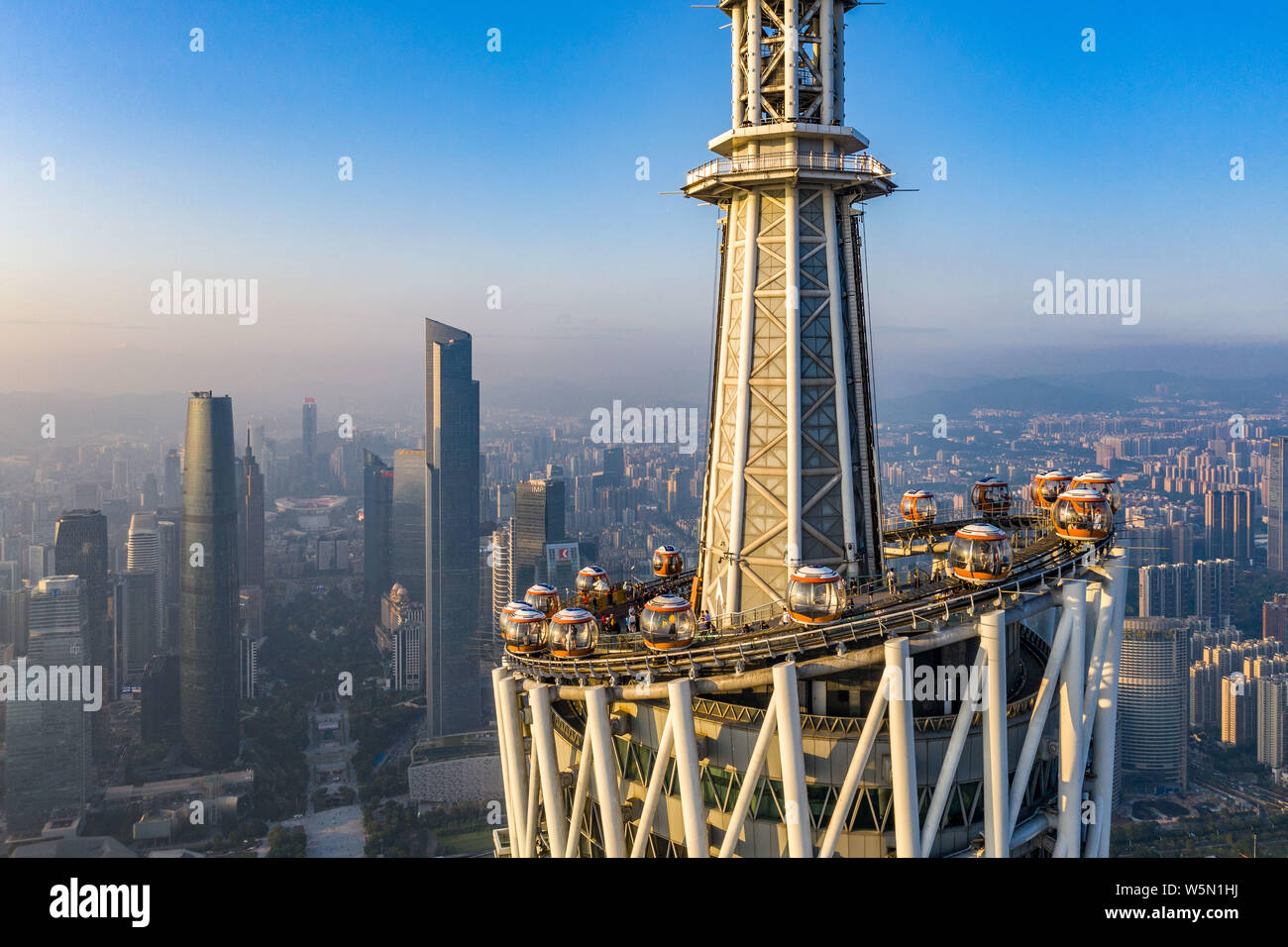 Ein Blick auf die Canton Tower in Guangzhou City, die südchinesische Provinz Guangdong, 16. April 2019. Der Kanton Tower, formal Guangzhou TV Astronomische Stockfoto