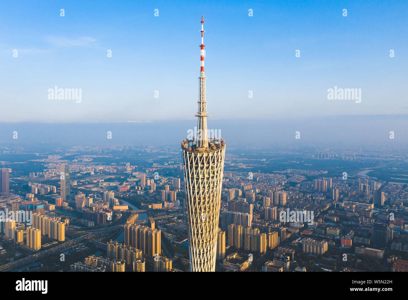 Ein Blick auf die Canton Tower in Guangzhou City, die südchinesische Provinz Guangdong, 16. April 2019. Der Kanton Tower, formal Guangzhou TV Astronomische Stockfoto