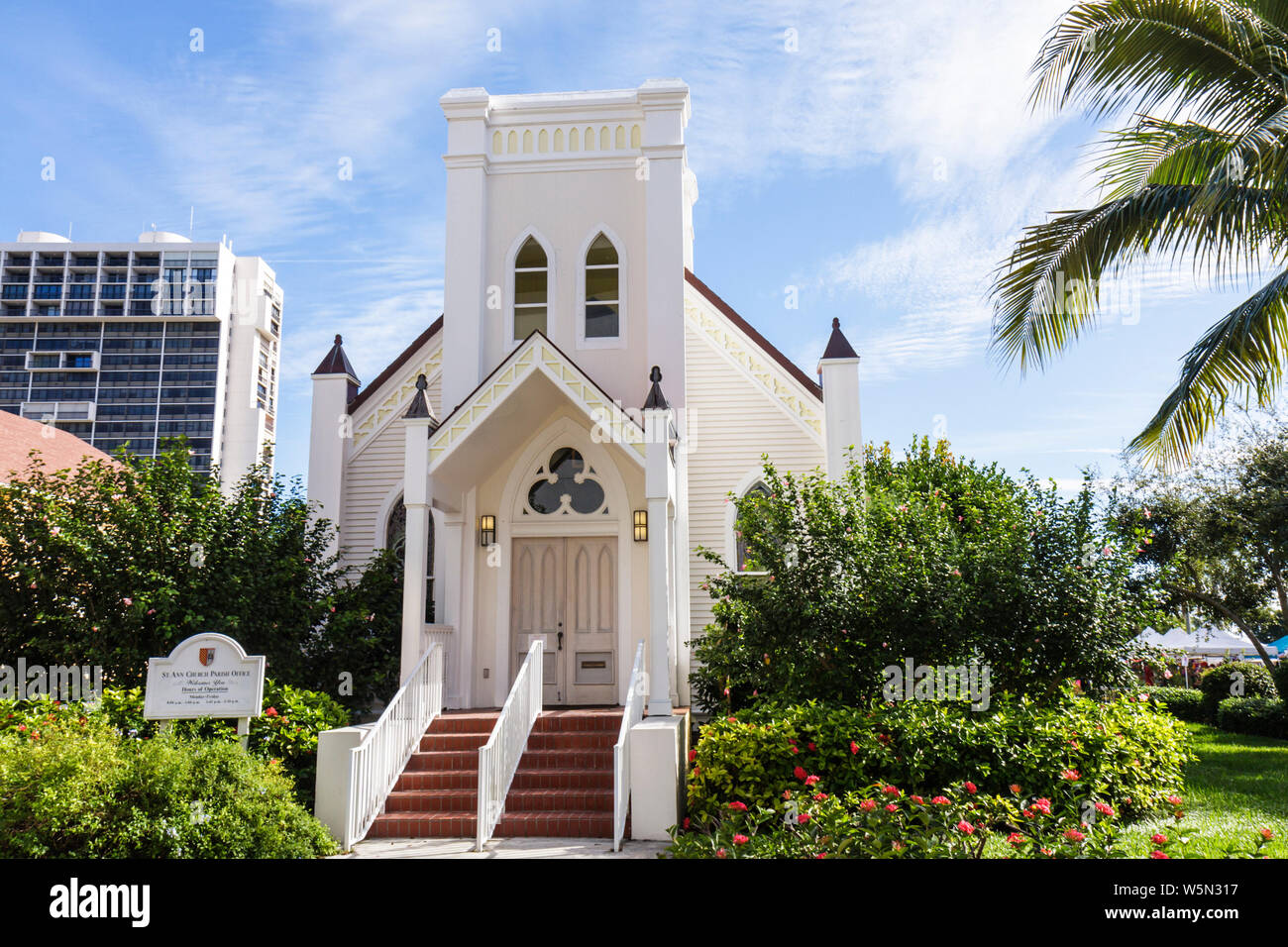 West Palm Beach Florida, St. Ann Catholic Church, Pfarrhaus, Gebäude, außen, vorne, Eingang, Religion, Christ, Religion, FL091219145 Stockfoto