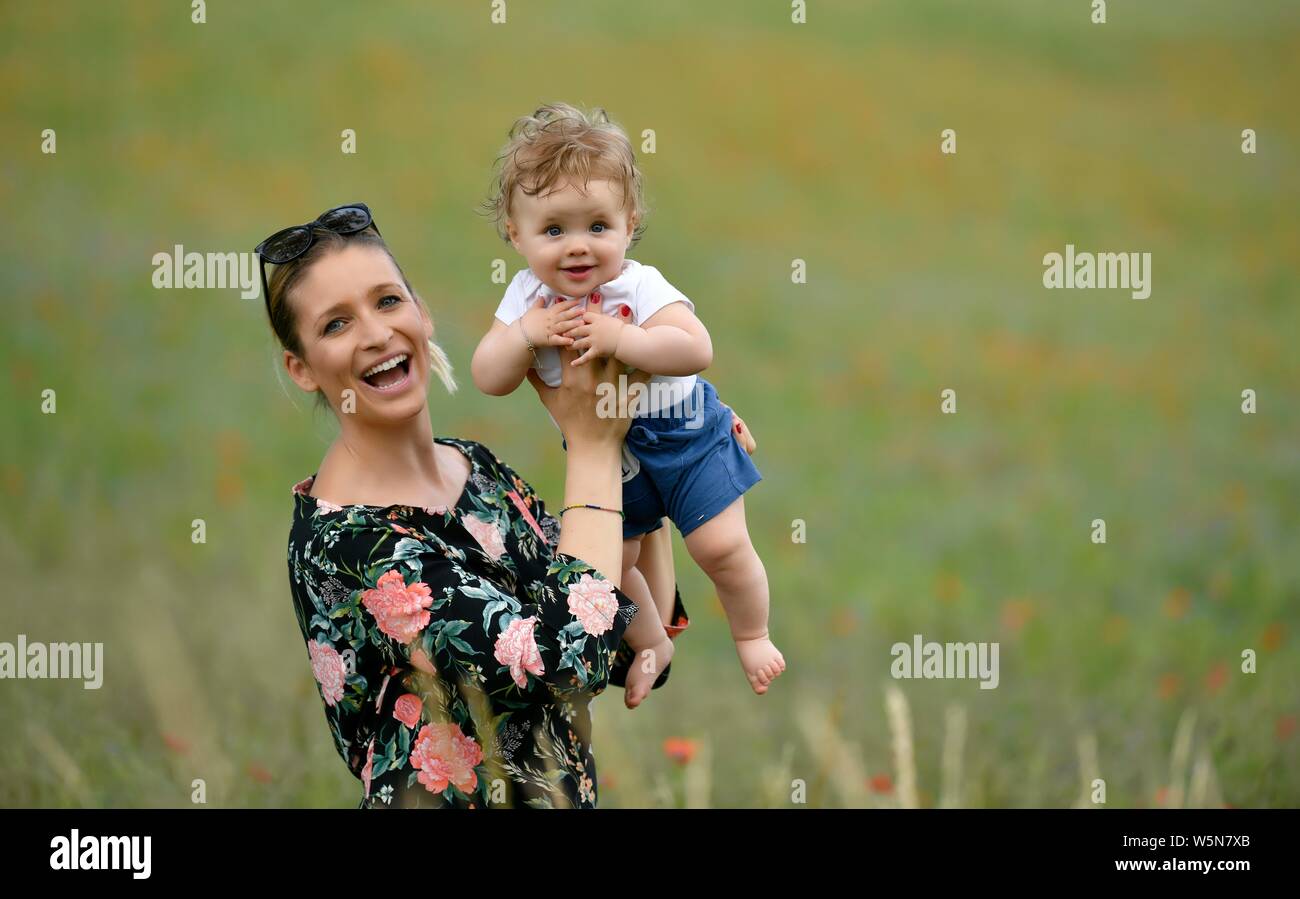 Mutter mit Baby, 8 Monate, Baden-Württemberg, Deutschland Stockfoto