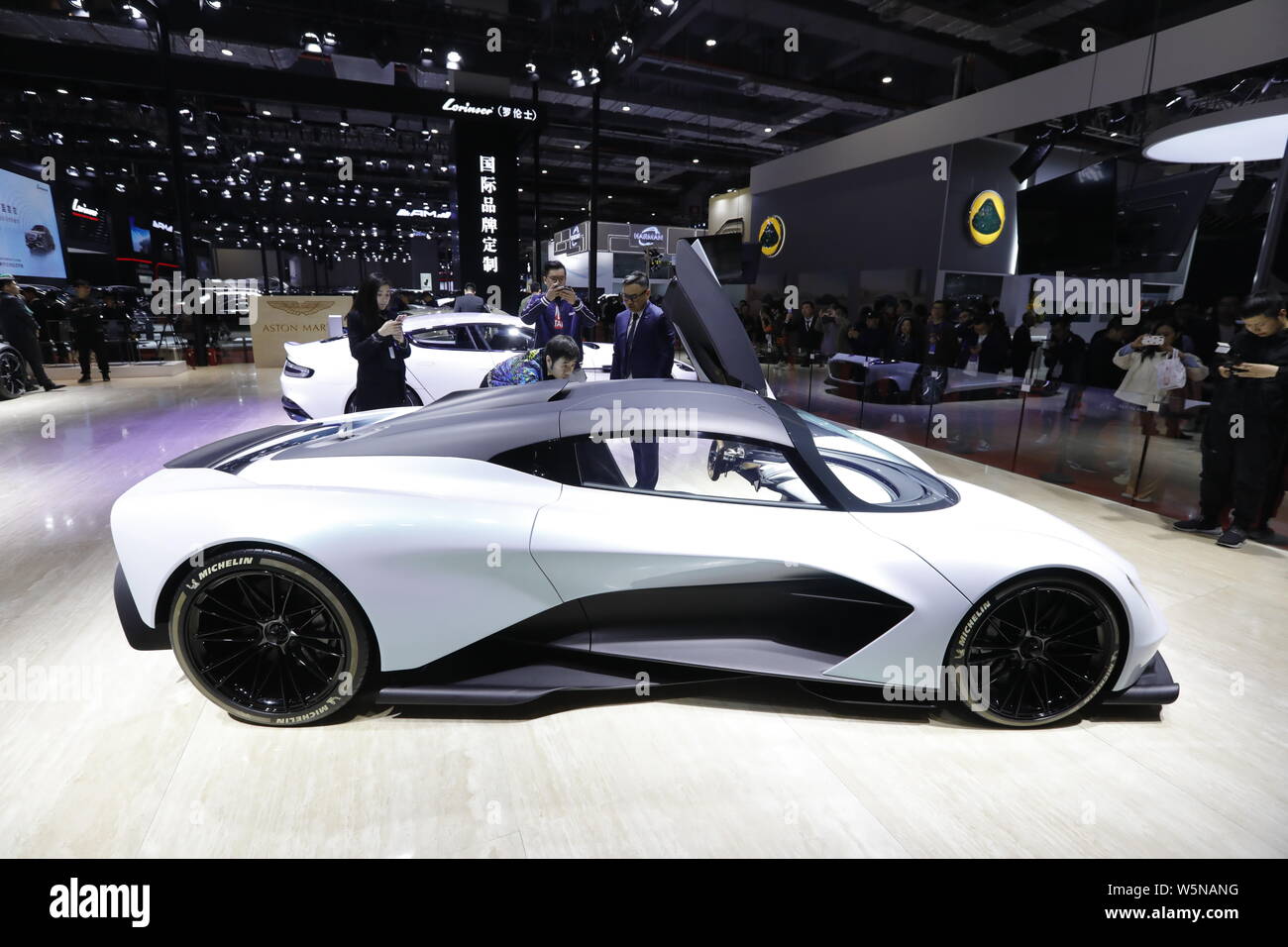 Auch ein BIN-RB003 Concept Car von Aston Martin ist in der 18. Shanghai Internationalen Automobil- Ausstellung angezeigt, da die automatische Shangh bekannt Stockfoto