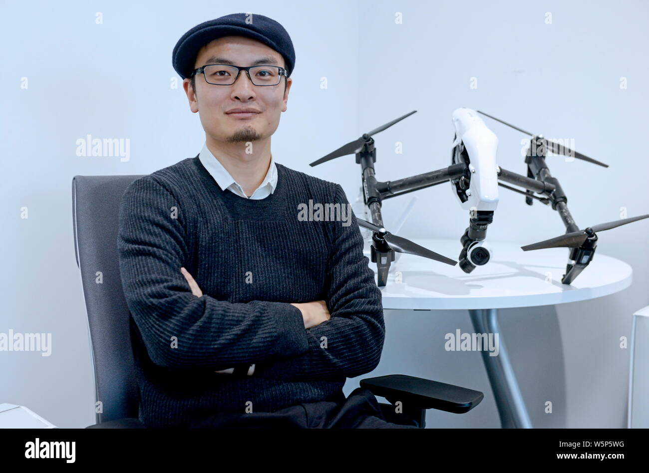 ------ Frank Wang, Gründer und CEO des DJI (Dajiang Innovationen), ist in Peking, China befragt, 12. Februar 2015. Washington hat davor gewarnt, dass Chi Stockfoto