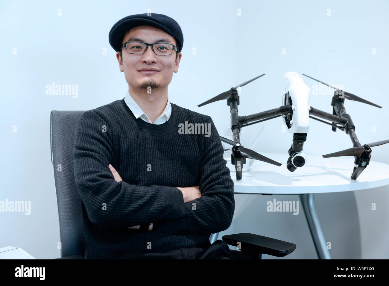 ------ Frank Wang, Gründer und CEO des DJI (Dajiang Innovationen), ist in Peking, China befragt, 12. Februar 2015. Washington hat davor gewarnt, dass Chi Stockfoto