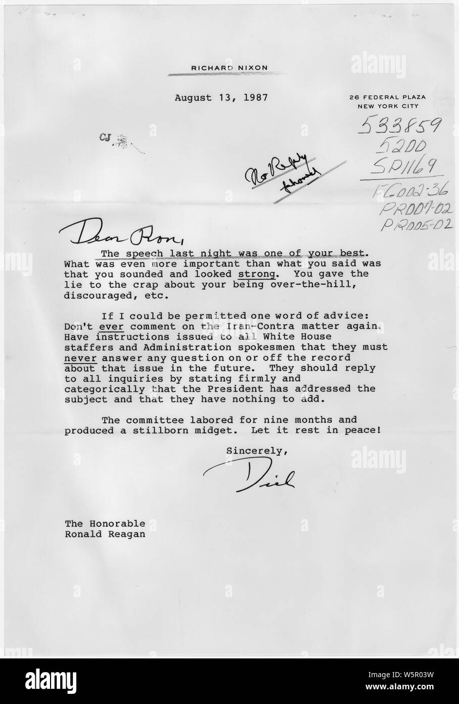 Brief von Richard Nixon, Ronald Reagan; Umfang und Inhalt: Kommentare über Reagans Rede über die Iran-Contra-Affäre, zu einem nationalen Fernsehenpublikum lieferte die Nacht vor. Stockfoto