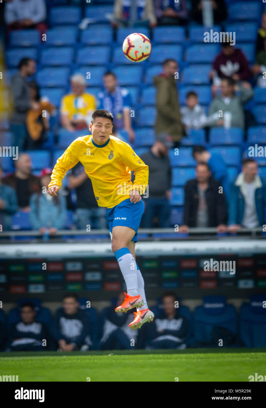 Wu Lei der RCD Espanyol erwärmt, bevor der 38. Runde Spiel gegen Real Sociedad während der Liga Saison 2018-2019 in Barcelona, Spanien, 18. Mai 2019 Stockfoto