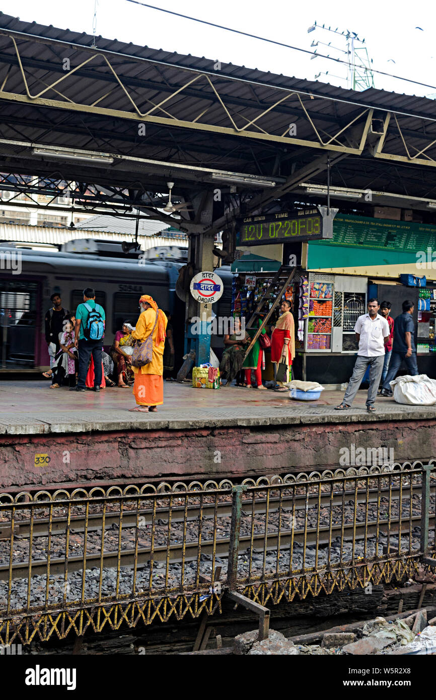 Dadar Bahnhof Mumbai Maharashtra Indien Asien Stockfoto