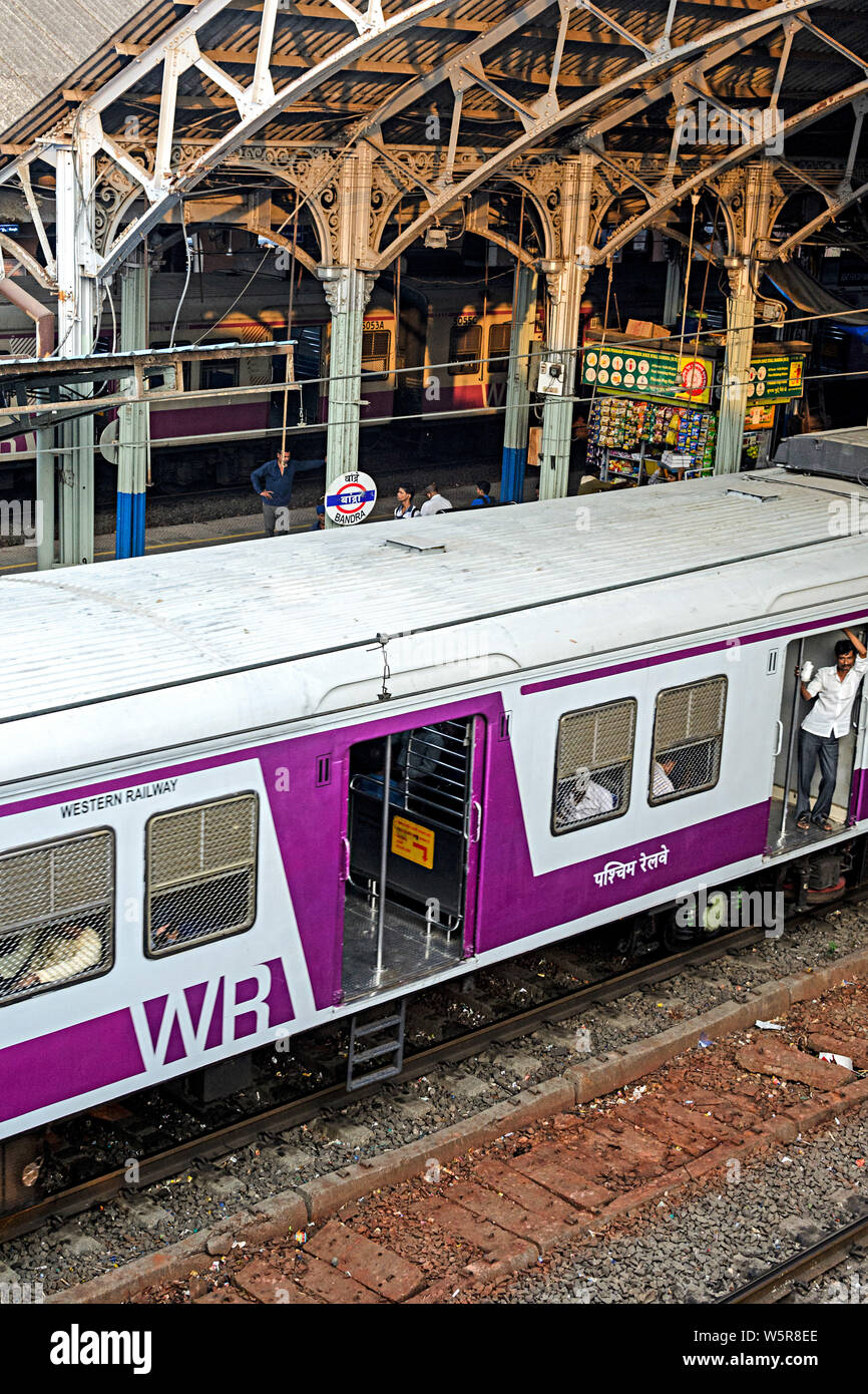 Bandra Bahnhof Mumbai Maharashtra Indien Asien Stockfoto