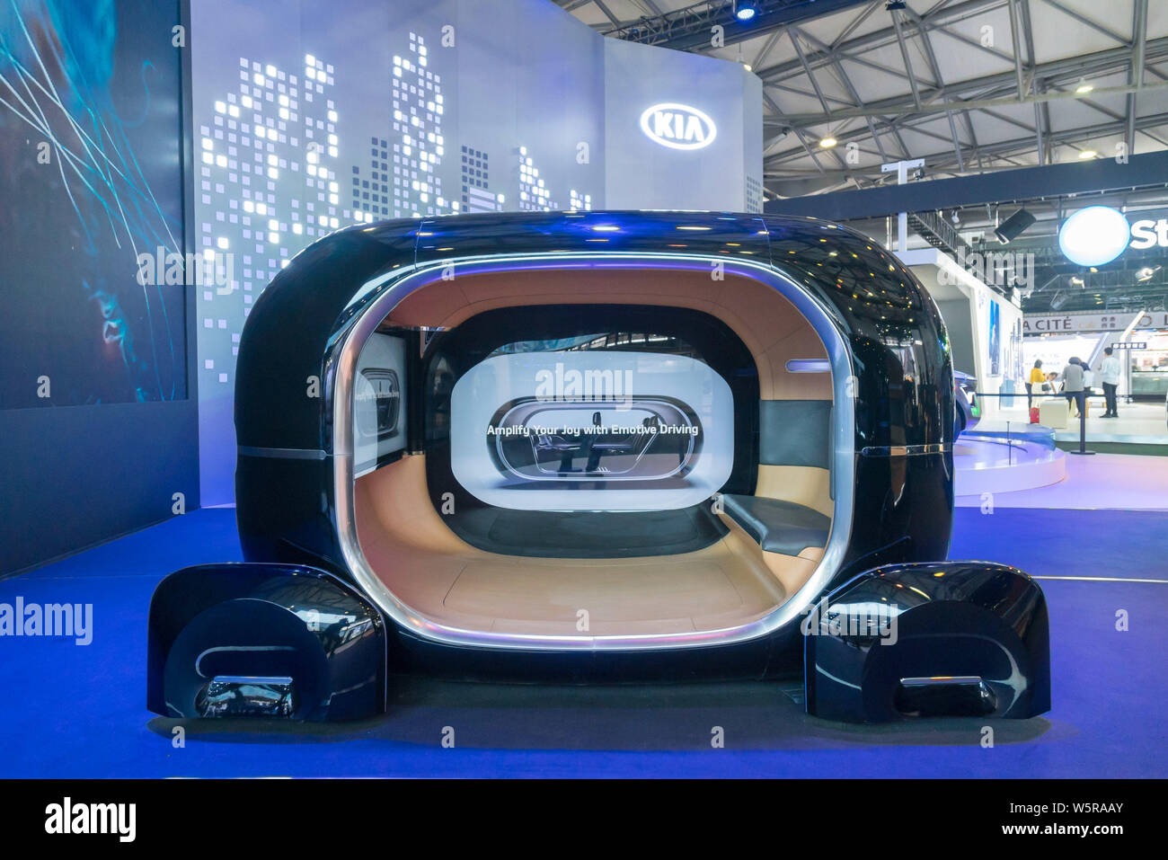 Ein unbemanntes Fahrzeug von Kia Motors wird während der 2019 International Consumer Electronics Show (CES Asien Asien 2019) in Shanghai, China angezeigt Stockfoto