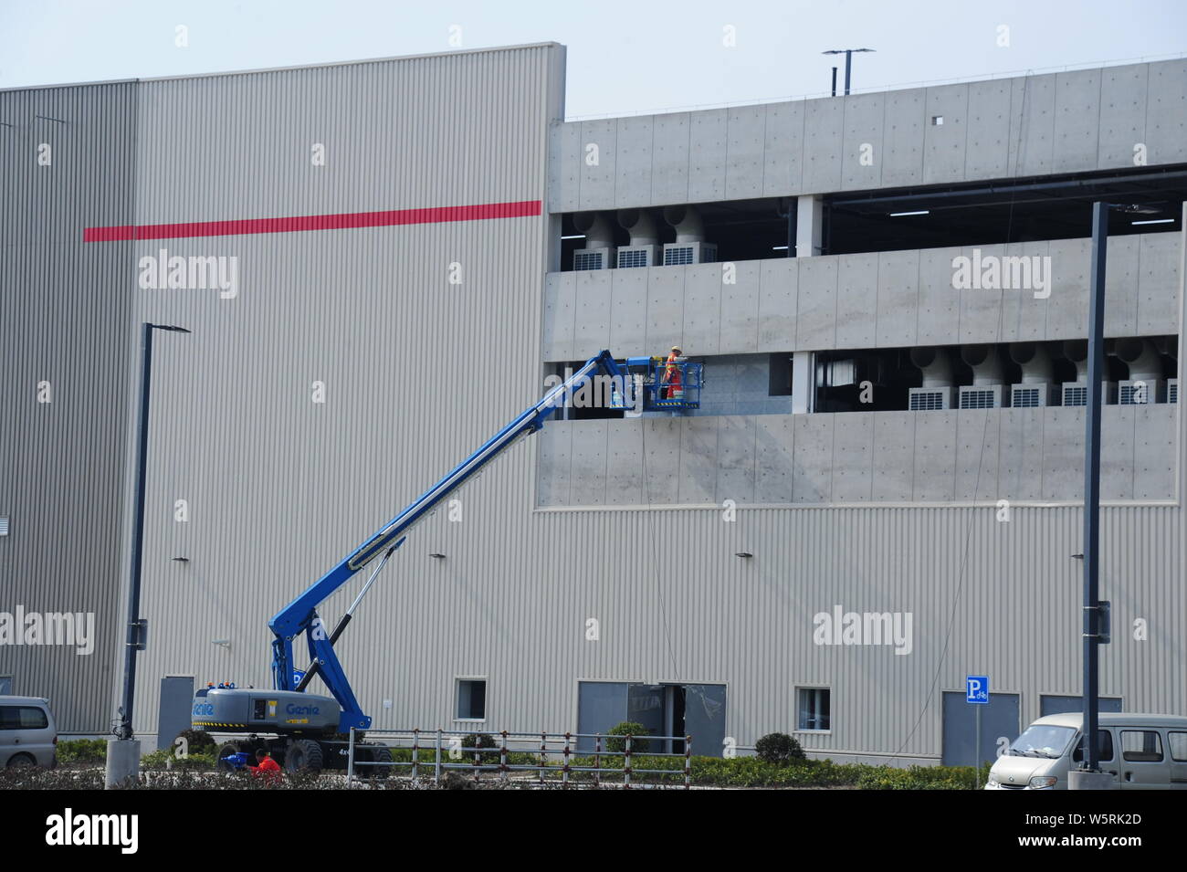 ------ Chinas erste Ziegel und Mörtel store der globalen Mitgliedschaft warehouse club Einzelhändler Costco Wholesale Corp. ist im Bau in Shanghai, Chi Stockfoto