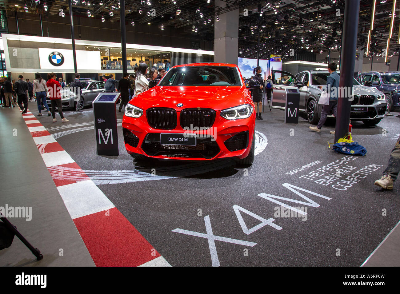 ---- BMW X4 M Auto ist während des 18. Shanghai Internationalen Automobil- Ausstellung zu sehen, die auch als Auto Shanghai 2019, in Shangh bekannt Stockfoto