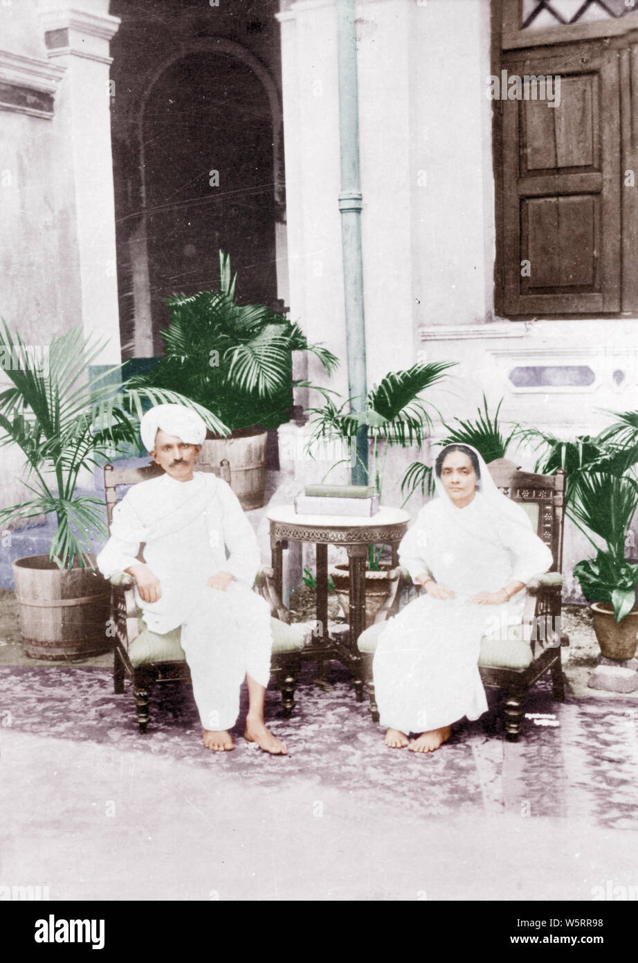 Kasturba Gandhi und Mahatma Gandhi während ihres Besuchs in Süd Indien Asien April 1915 Stockfoto
