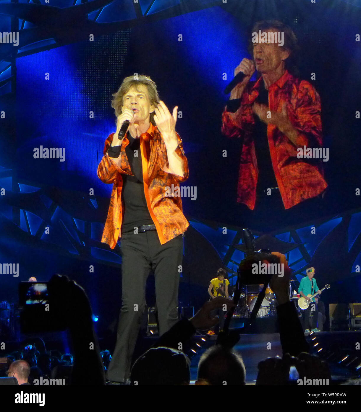 Die Rolling Stones Konzert im Stade de France Stadion, 13. Juni 2014. Mick Jagger auf der Bühne. Die Rolling Stones "2019 North American Stockfoto