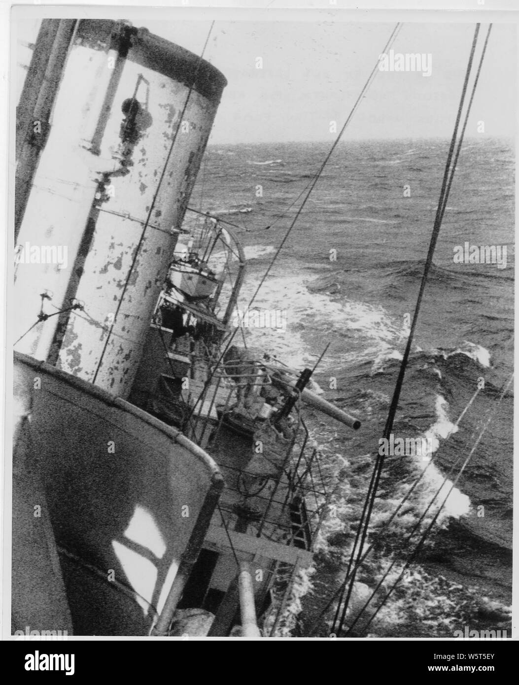 Eine der 50 alten Zerstörer Atlantiküberquerung für neue Aufgaben unter britischer Flagge, Herbst 1940. Stockfoto