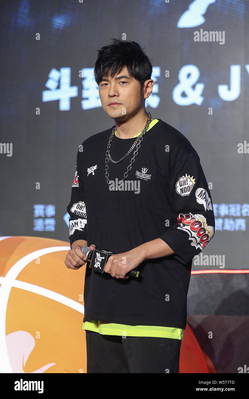 Taiwanesische Sänger und Schauspieler Jay Chou besucht eine Pressekonferenz für seine eigenen drei - an - drei Basketball League JYB, in Peking, China, 17. Juni 2019. Stockfoto