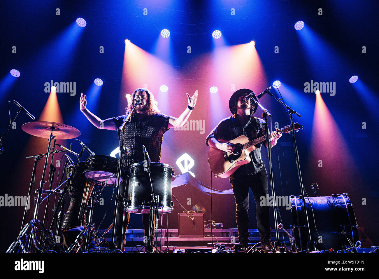 Dänemark, Kopenhagen - Juli 28., 2019. Die australische Folk Pop Duo Pierce Brüder führt ein Live Konzert in KB Hallen in Kopenhagen. (Foto: Gonzales Foto - Peter Troest). Stockfoto