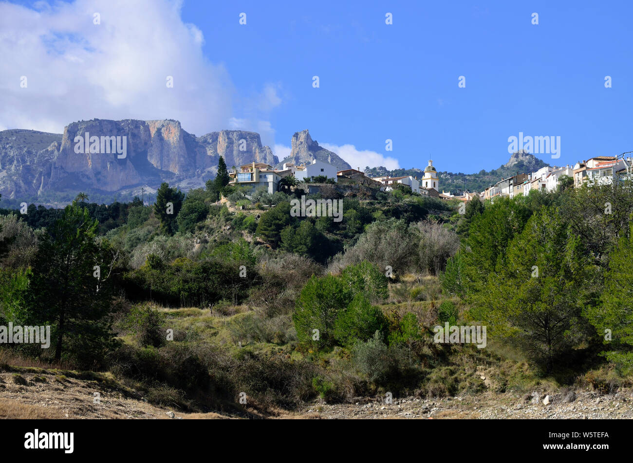 Blick von Guadalest See in die Marina Baixa Berge Stockfoto