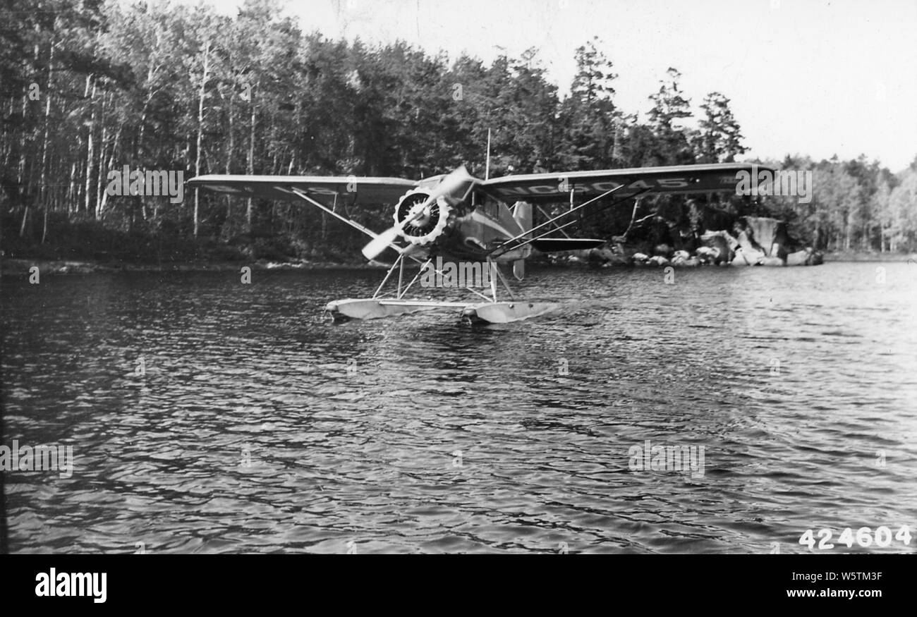 Foto von Forest Service Four-Place Stinson Ebene am Lac La Croix; Umfang und Inhalt: Original Bildunterschrift: Forest Service 4 - Stinson Ebene am Lac LaCroix. Stockfoto